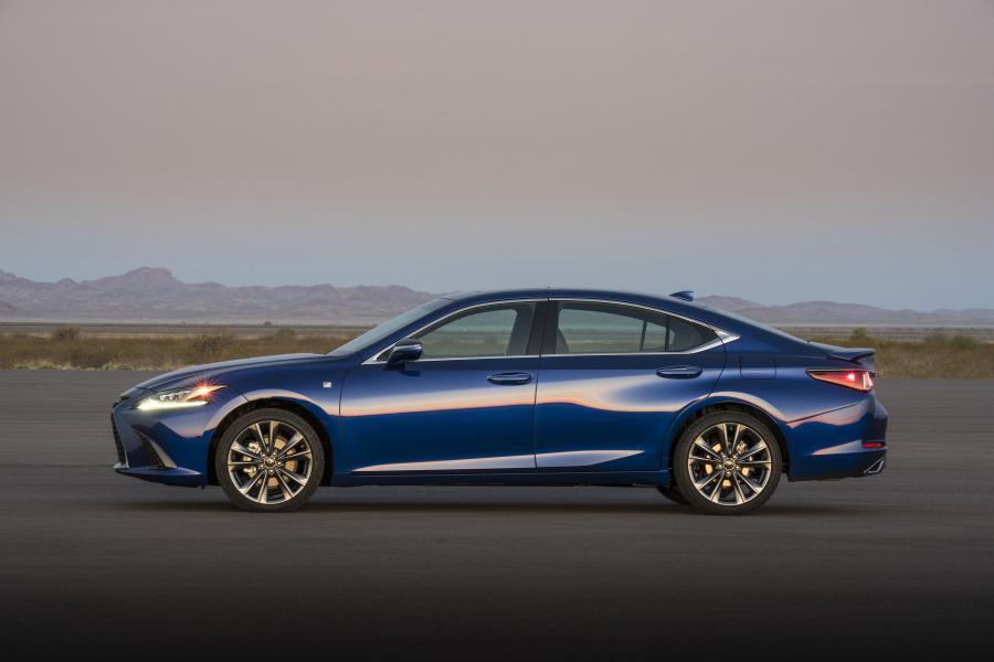  Lexus ES350 F-Sport 2018 года  (NA) (фото 22 из 47)